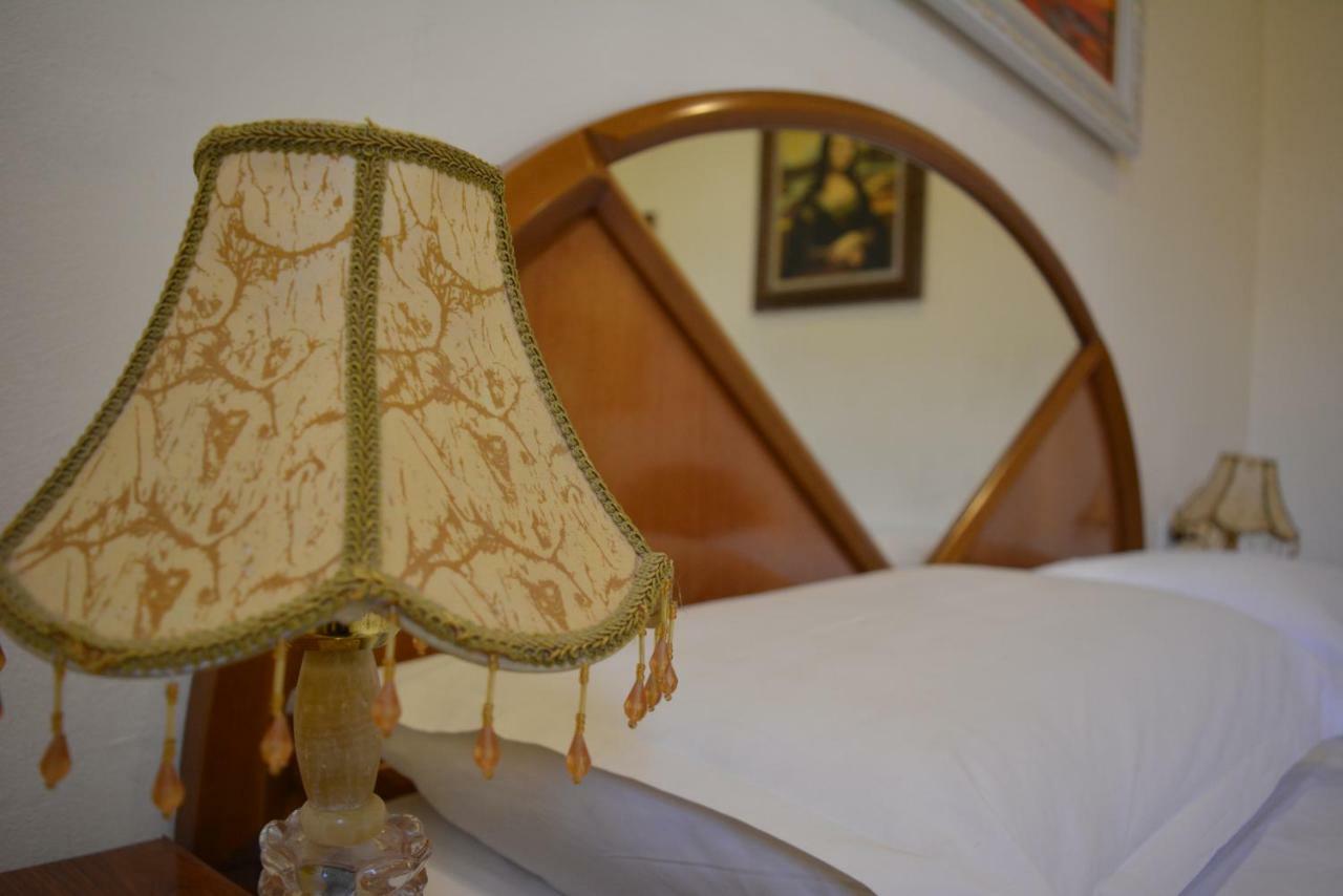 Hotel Republika 티라나 외부 사진